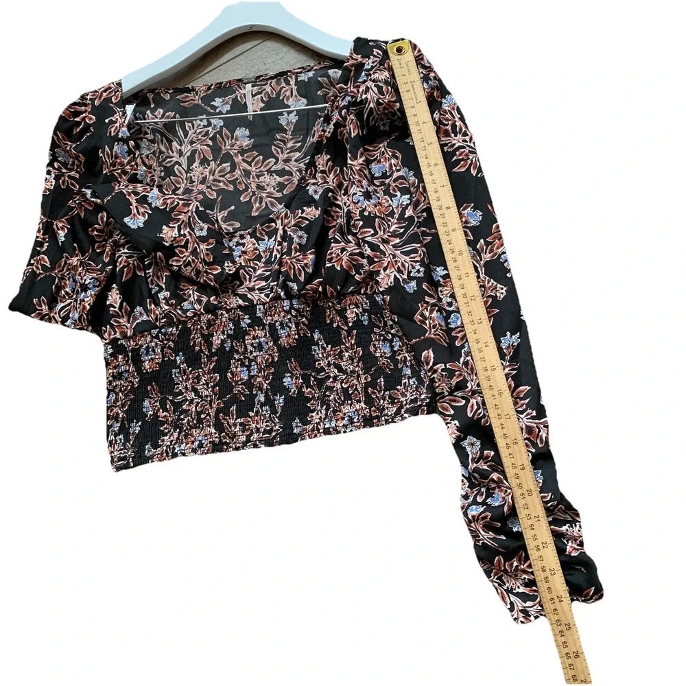 Free People Santiago Top S Floral Cropped Shirt Blouse SmockedRuched Sleeve SZ-M